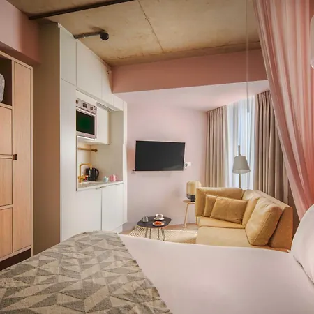 Zanzibar Locke 4*